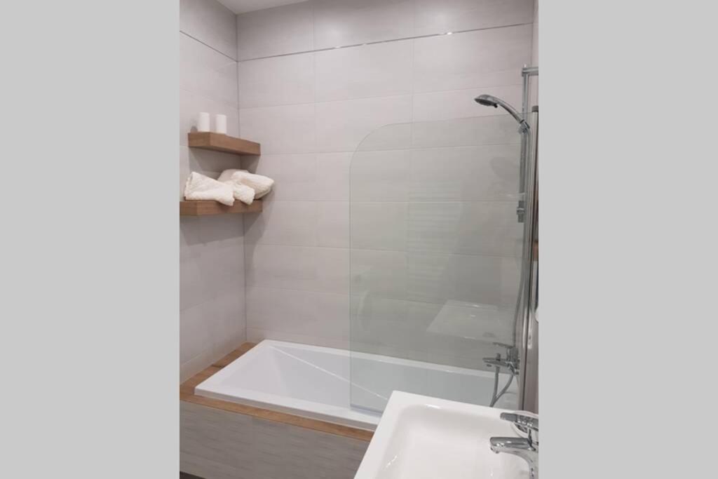 Komfortowy Nowoczesny Apartament Kustronia Z Garazem Balkonem Wanna Bielsko-Biała Kültér fotó